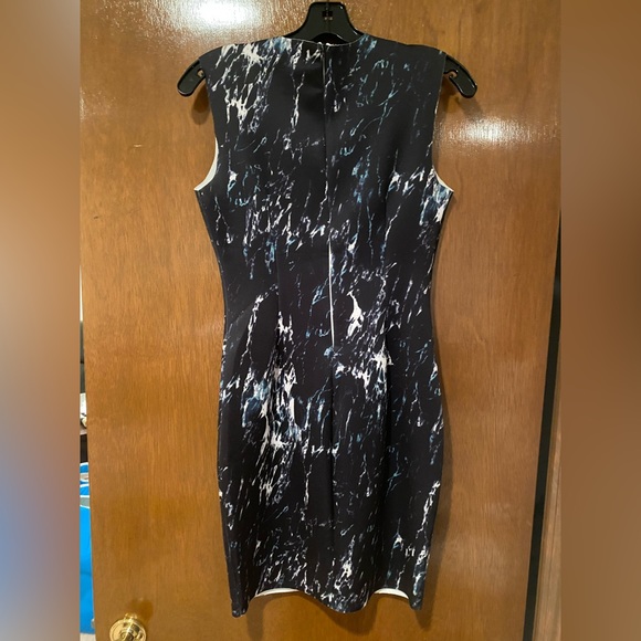 Carmen by Carmen Marc Valvo Sheath Dress in Black Marble, size XS - Picture 3 of 3